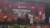 Kedua Paslon Bupati dan Wakil Bupati sebelum Debat dimulai